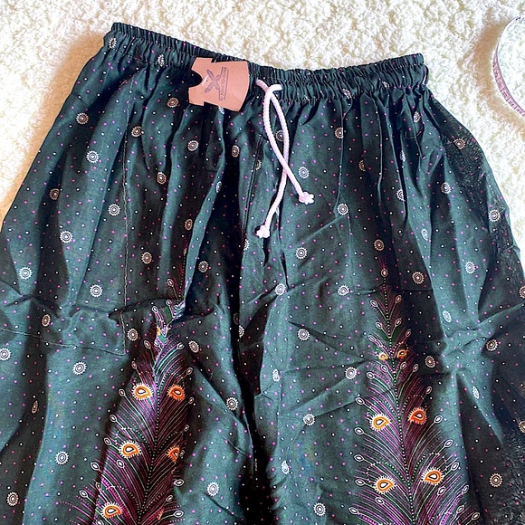 Harem pants/ green with peacock type design/ elastic waist/ NWT - Picture 2 of 5